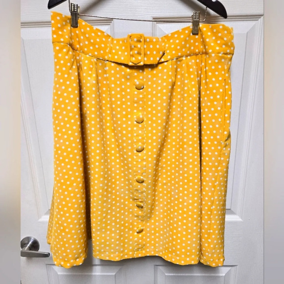 Modcloth Womens Yellow Polka Dot A-Line Swing Belted Skirt Plus Size 2X Pockets - Picture 3 of 13
